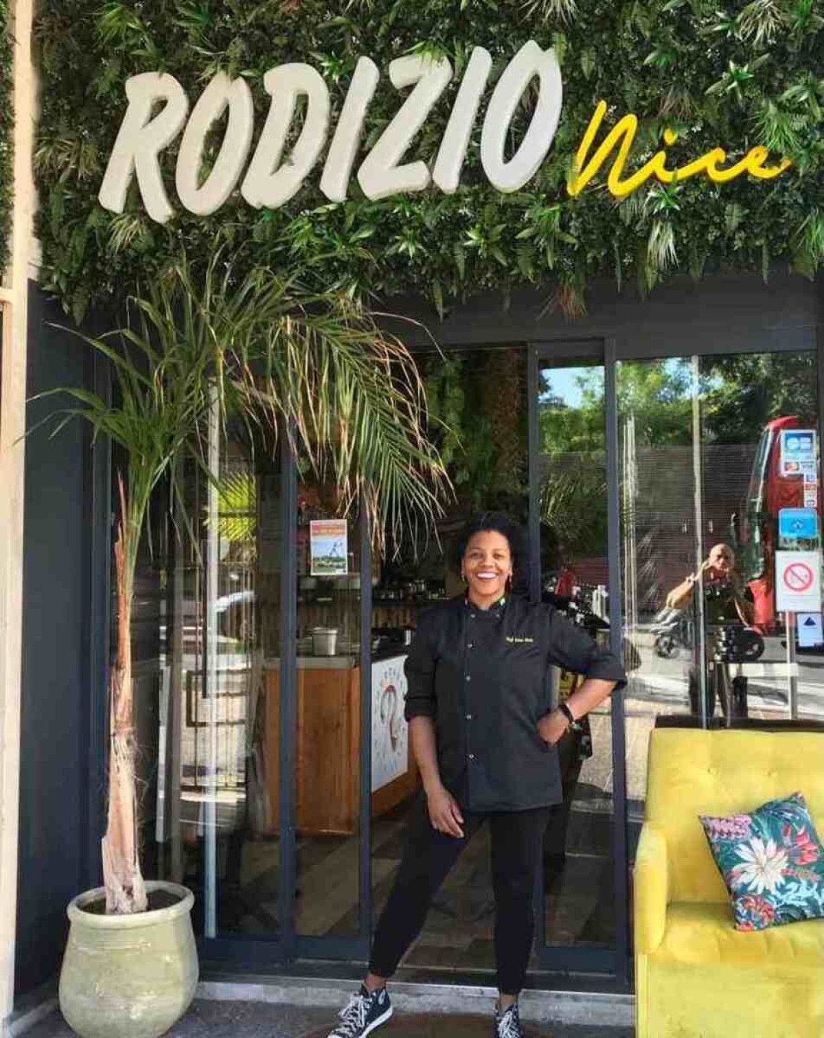 "Além de ser mulher e brasileira, sou negra e venho de uma família humilde, então tinha tudo para não dar certo. Mas venci com muita força de vontade e trabalho duro." Anna Alves (chef do Rodizio Nice)