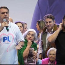 Bolsonaro ataca Dino: 'Única baleia que não gosta de mim'  - PL/YouTube/Reprodução