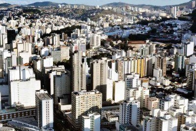 Suspeito possuía antecedentes criminais com diversas prisões e era suspeito de atuar no Comando Vermelho como executor de crimes contra integrantes de organizações criminosas rivais -  (crédito: PJF/Reprodução)