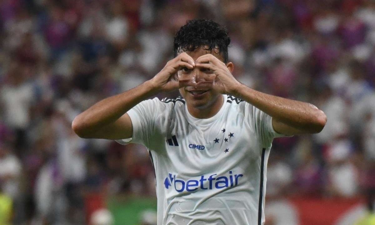 Bruno Rodrigues, do Cruzeiro, faz coração com as mãos depois do gol salvador contra o Fortaleza - (crédito: Staff Images / Cruzeiro) Bruno Rodrigues, do Cruzeiro, faz coração com as mãos depois do gol salvador contra o Fortaleza - (crédito: Staff Images / Cruzeiro)