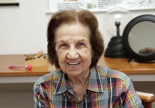 Beatriz foi a primeira professora de Física do Colégio Estadual Central, nos anos 1940, época em que as mulheres ensinavam apenas trabalhos manuais, ginástica e culinária -  (crédito: UFMG/REPRODUÇÃO)