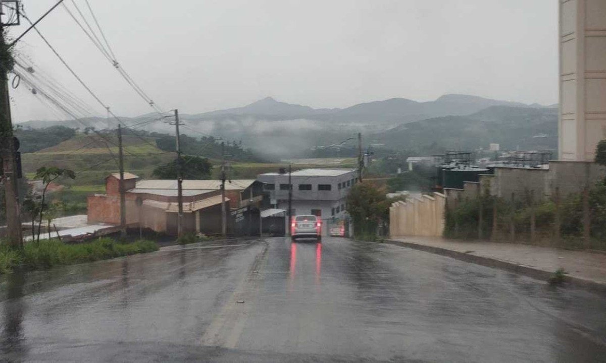 Até esta segunda-feira (20), nenhuma regional de BH atingiu a média climatológica de novembro -  (crédito: Jair Amaral/ EM/ D.A Press)