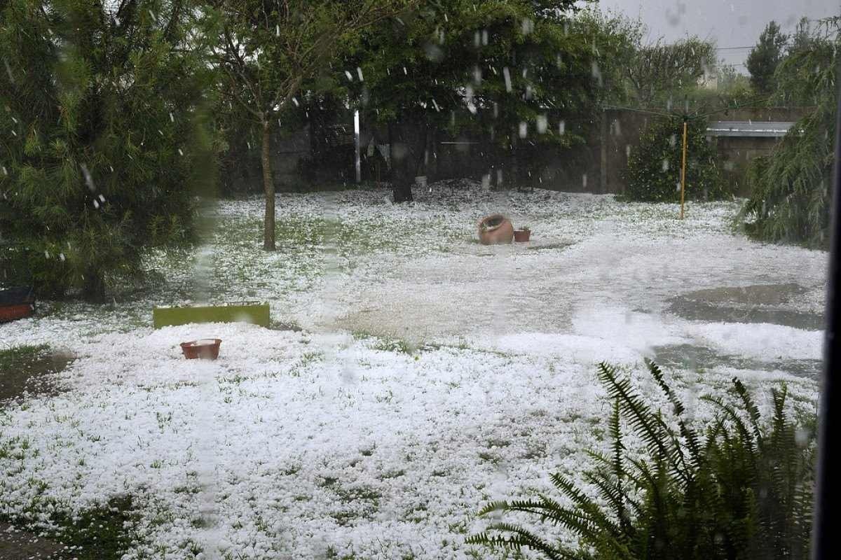 Minas tem 61 cidades em alerta para chuva de 100 mm com granizo 