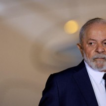 Lula sanciona lei orgânica das PMs, mas veta artigo que proibia politização - Reuters