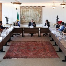 Atual política antidroga favorece prisão de jovens negros, diz Barroso - EBC - Direitos Humanos