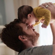 Amamentação: suporte paterno garante qualidade de vida para mãe e bebê; saiba como  - Freepik 