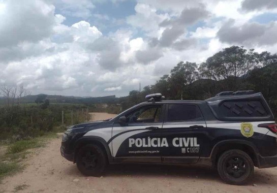 Polícia Civil prendeu suspeito de ter matado homem e deixado corpo em estrada que liga à Vila de Conceição do Ibitipoca -  (crédito: Divulgação/PCMG)