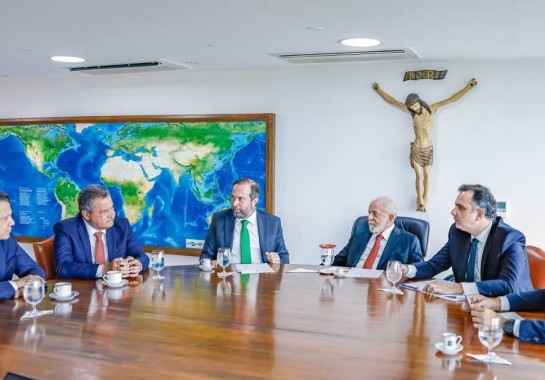 Reunião teve a presença dos ministros da Fazenda, Fernando Haddad (PT-SP); da Casa Civil (PT-BA); e de Minas e Energia, Alexandre Silveira (PSD-MG); do presidente Lula (PT); do presidente do Senado, Rodrigo Pacheco (PSD-MG); e do presidente da Assembleia Legislativa, Tadeu Leite (MDB). -  (crédito: Ricardo Stuckert/PR)