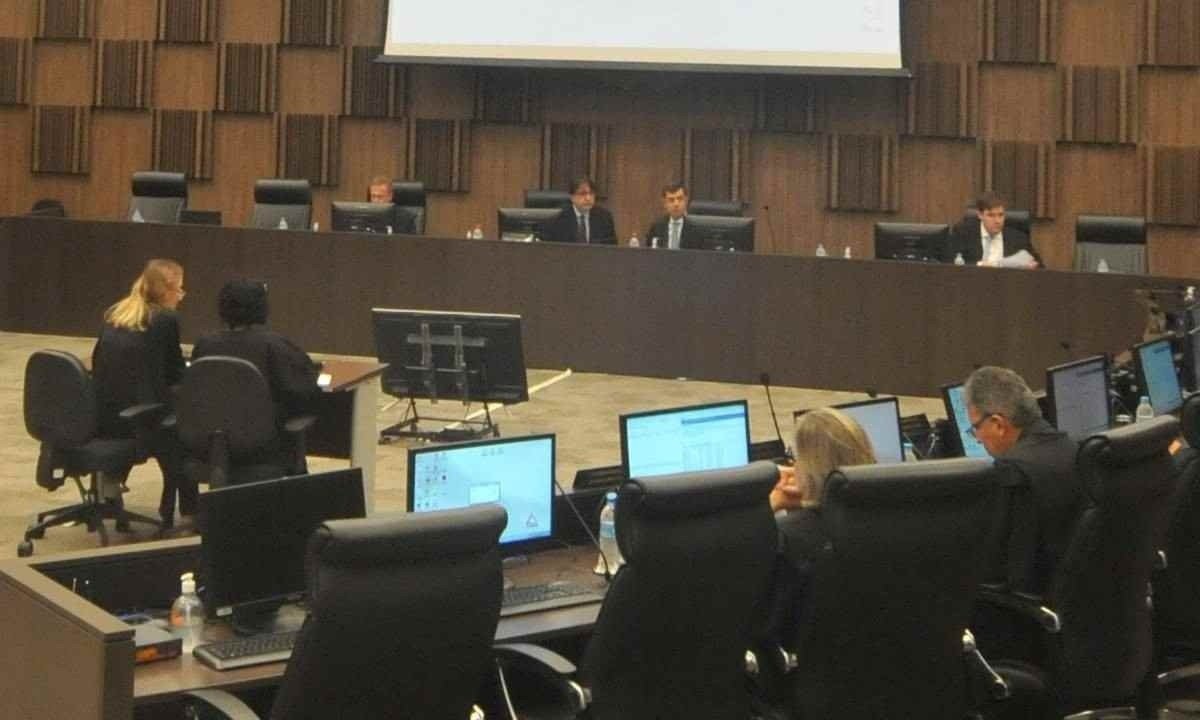 Imagem do conselho de julgadores que sentenciou André Luís Garcia Pinho, condenado pelo assassinato de sua esposa, Lorenza de Pinho -  (crédito: Leandro Couri/EM/D.A Press)