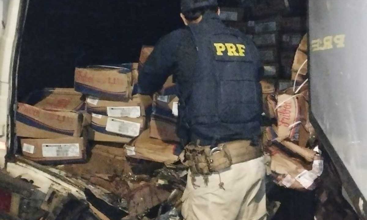 Carga de carne foi recuperada pela PRF dentro de um veículo com placa clonada -  (crédito: PRF/Divulgação)