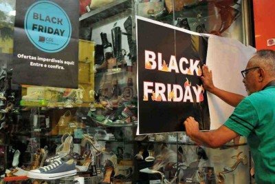 Inten&ccedil;&atilde;o de contratar tempor&aacute;rios est&aacute; mais concentrada entre os empres&aacute;rios que se preparam para a Black Friday -  (crédito: Tulio Santos/EM/D.A.Press)