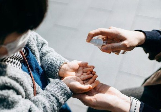 Hospitais pediátricos em algumas partes do país estão lotados de crianças doentes -  (crédito: Getty Images)