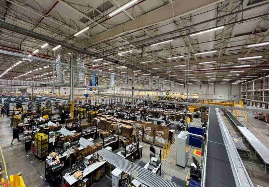 Centro de distribuição da Amazon em Betim, na região metropolitana de Belo Horizonte: segundo maior da empresa no brasil e símbolo da importância de minas para a gigante norte-americana

 -  (crédito: amazon/divulgação)