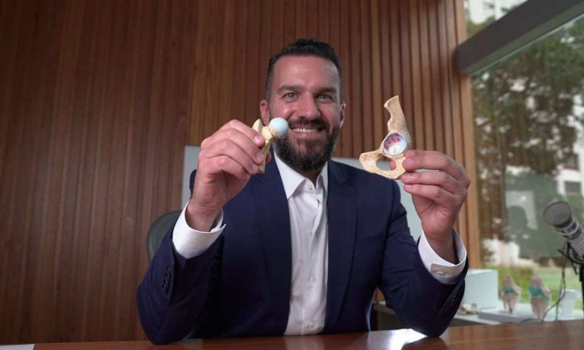 Ortopedista David Gusmão alerta para os perigos de passar horas do dia sentado e avisa para ter atenção com o quadril -  (crédito:  MF Press Global/Divulgação)