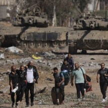 Tanques de Israel deixam Faixa de Gaza após início de trégua com Hamas - Mahmud Hams / AFP