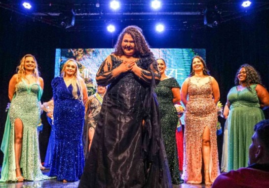 Fernanda Castelo Branco foi uma das mineiras a receber uma das faixas de destaque do concurso -  (crédito: Miss Plus Size Nacional 2023/Divulgação)