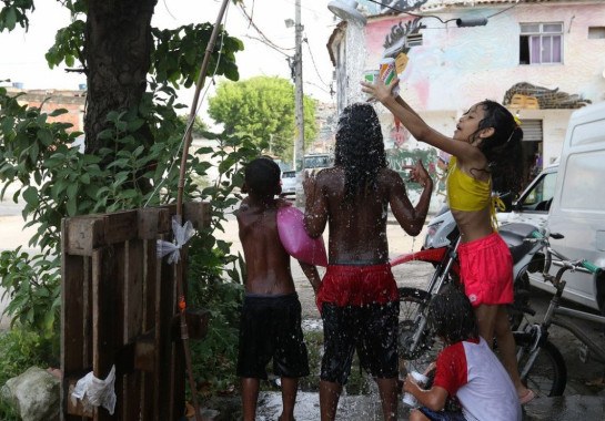 Estudo aponta risco climático para Complexo de Favelas da Maré -  (crédito: EBC - Últimas Notícias)