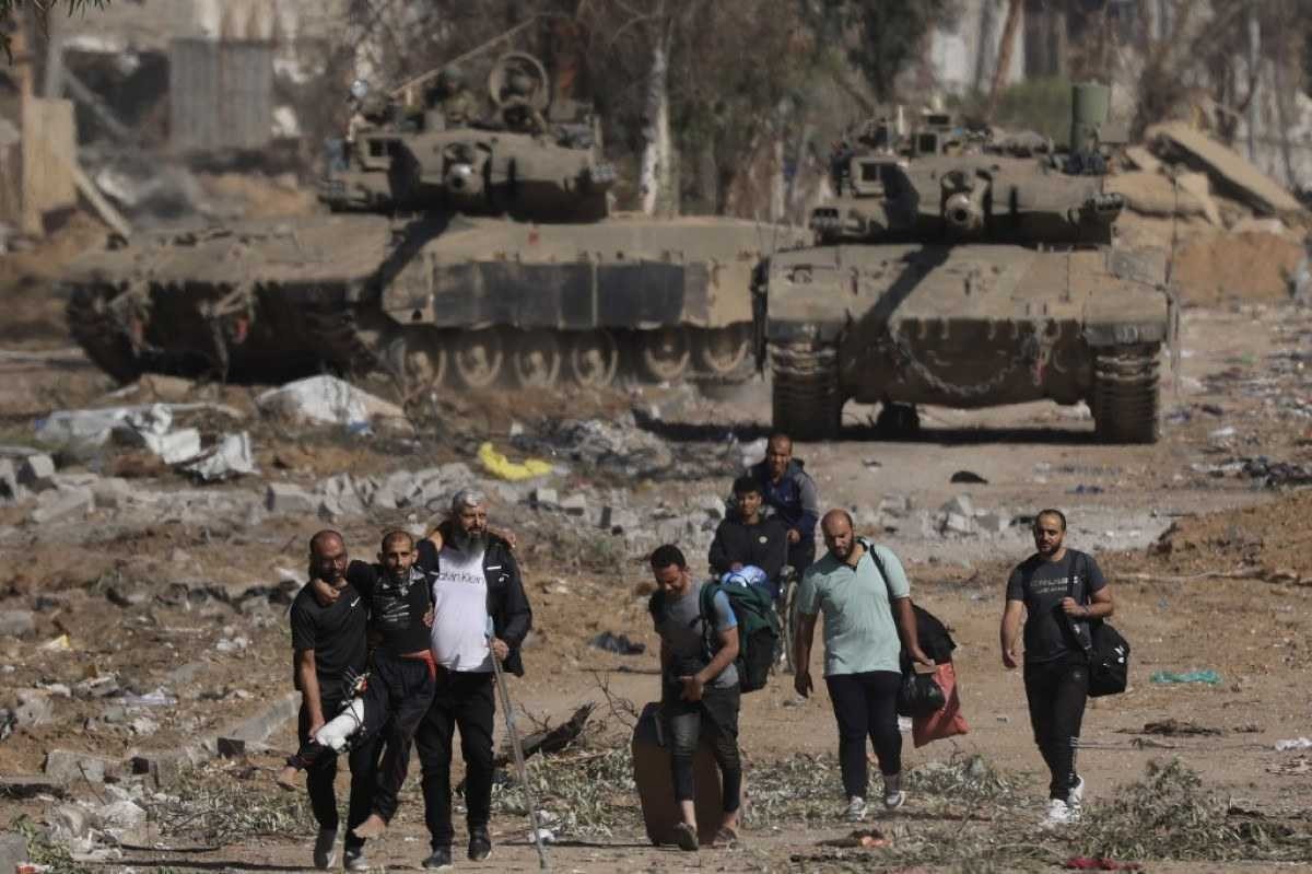 Tanques de Israel deixam Faixa de Gaza após início de trégua com Hamas