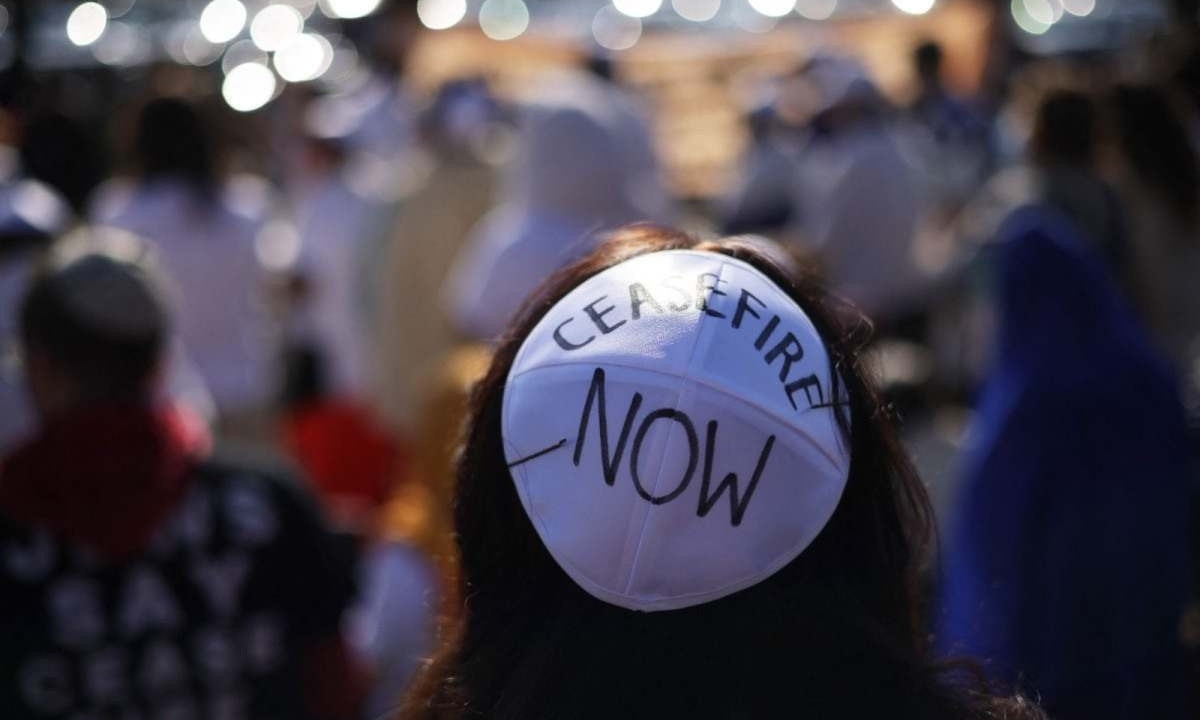 Após dia de impasses, negociações voltam a surtir efeito com libertação de reféns em Gaza -  (crédito: ALEX WONG / GETTY IMAGES NORTH AMERICA / Getty Images via AFP)