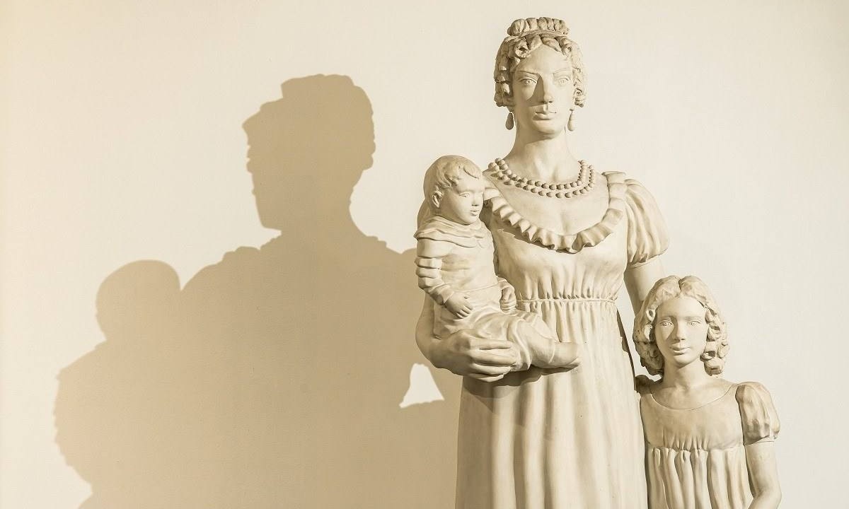 Estátua de D. Leopoldina, imperatriz do Brasil, com os filhos Pedro e Maria da Glória 