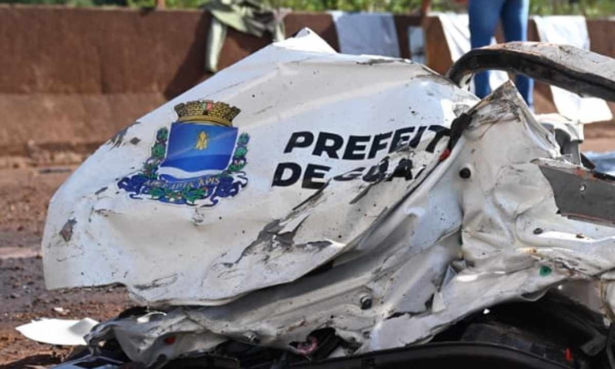 Entre vítimas de engavetamento na BR-381, em Igarapé, estão três funcionários da Prefeitura de Guaxupé. Dois deles morreram e um está em estado grave -  (crédito: Leandro Couri / EM / D.A Press)