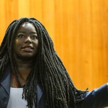 Carla Akotirene: pesquisadora denuncia racismo no sistema de Justiça  - EBC - Direitos Humanos