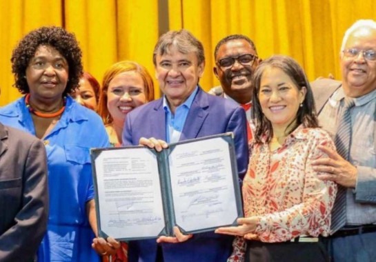 Ministro Wellington Dias firma acordo com igrejas evangélicas no Rio  -  (crédito: Roberta Aline/MDS)