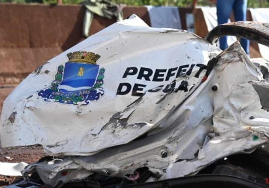 Entre vítimas de engavetamento na BR-381, em Igarapé, estão três funcionários da Prefeitura de Guaxupé. Dois deles morreram e um está em estado grave -  (crédito: Leandro Couri / EM / D.A Press)