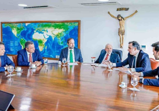 Lideranças políticas de Minas se reuniram na semana passada com o presidente Lula para tratar da situação  do estado
 -  (crédito: Ricardo Stuckert/PR)