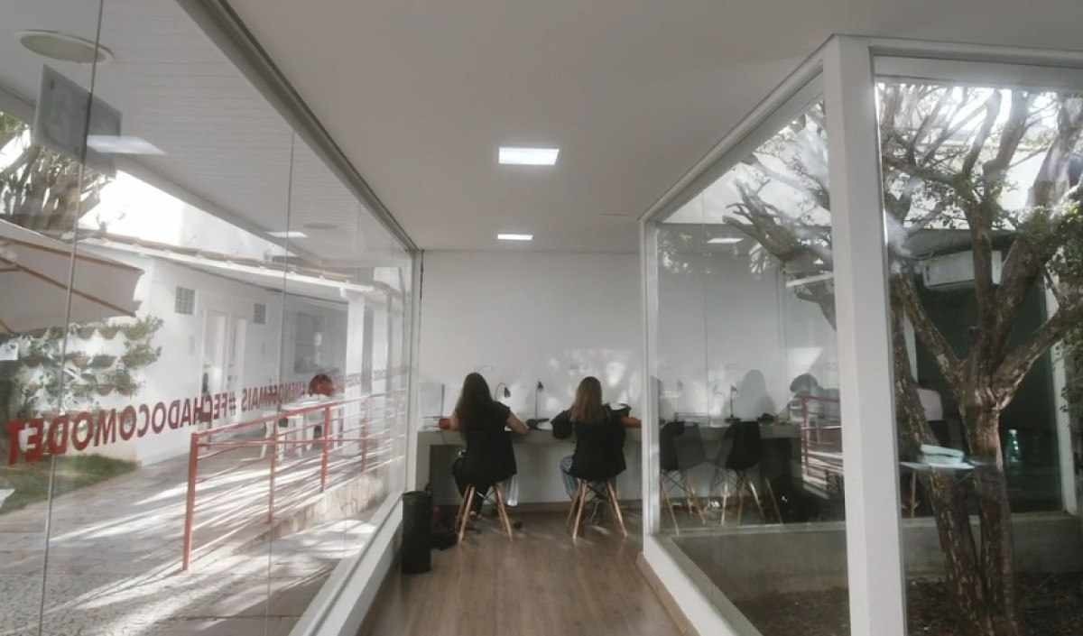 Sala de estudos e laboratório do colégio e Pré-vestibular Determinante Sala de estudos e laboratório do colégio e Pré-vestibular Determinante
