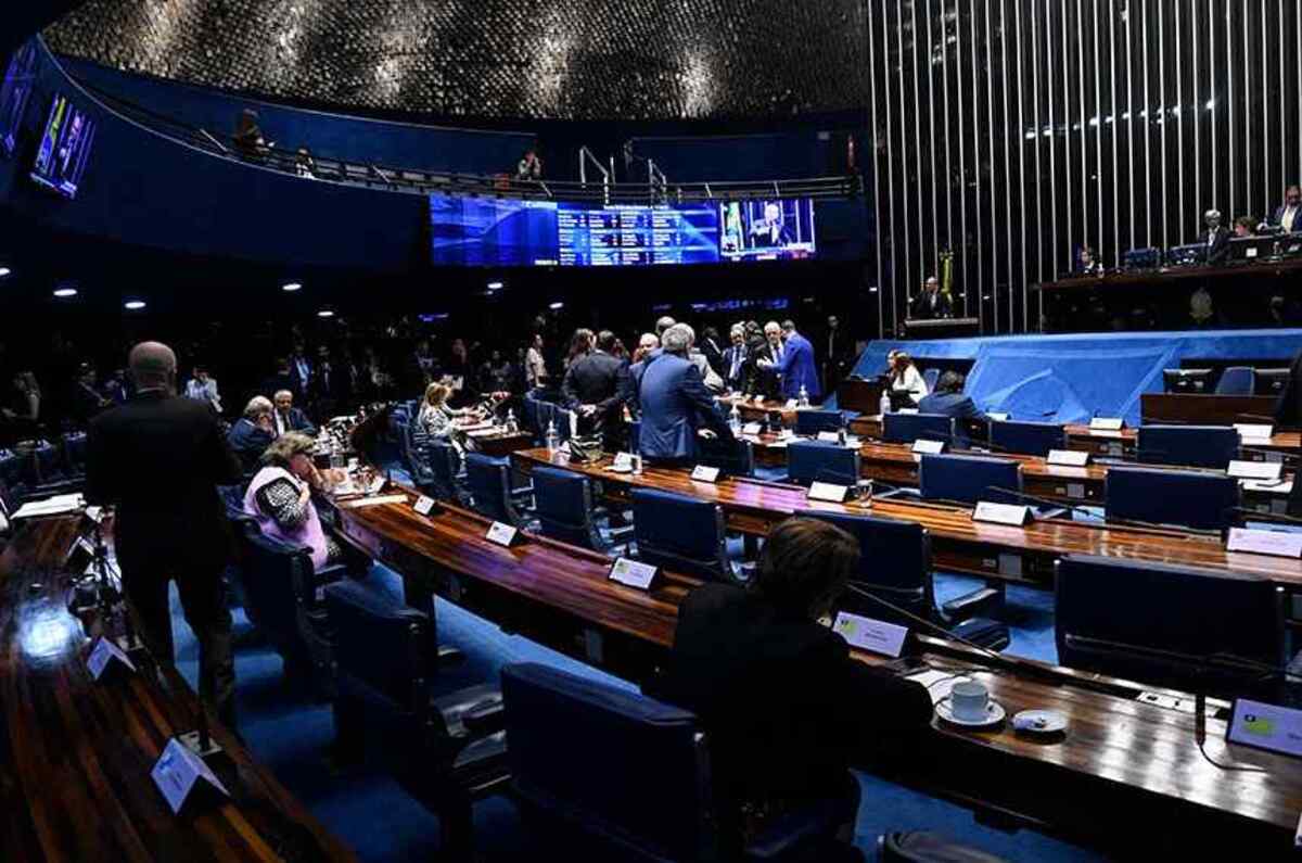 Votação foi feita de forma simbólica nesta terça-feira (28/11) -  (crédito: Jefferson Rudy/Senado)