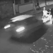 Homem tenta ser herói e atropela motociclista que já ajudava vítima de ataque - Reprodução/Redes sociais