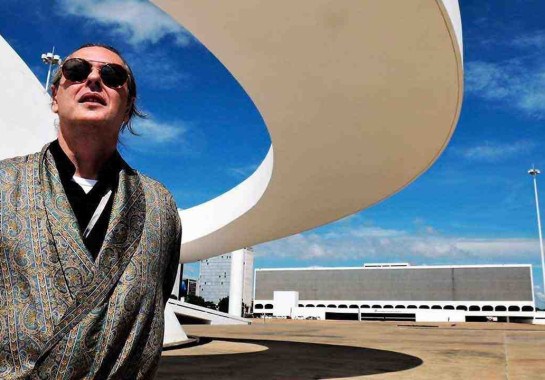 Ex-diretor do Museu Nacional da República, Charles Cosac diz que sua missão é editar 
livros até os 80 anos -  (crédito: Agência Brasília/reprodução)