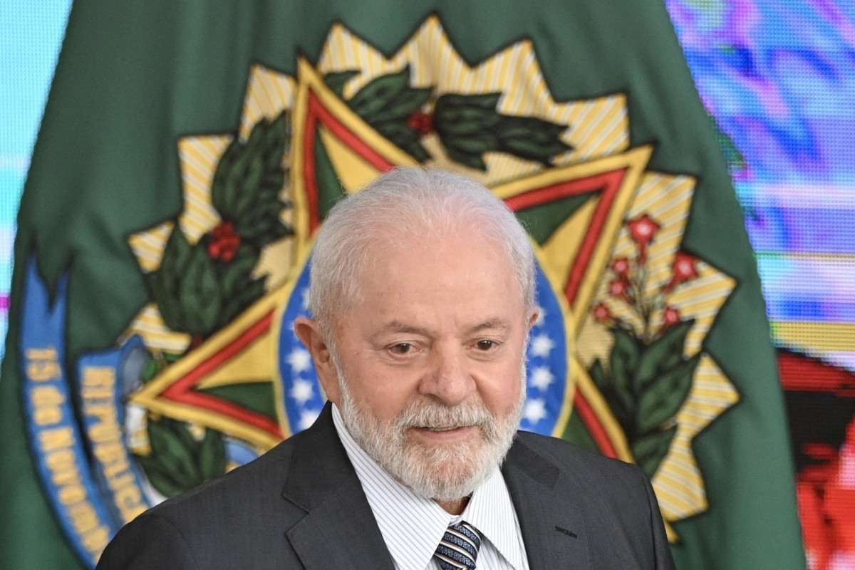 Lula sanciona lei que amplia direito de mulher a acompanhante em consultas 