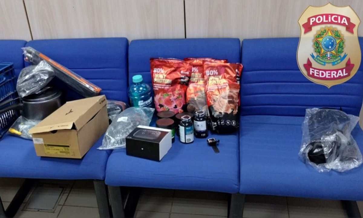 Casal preso por roubos a carros dos Correios