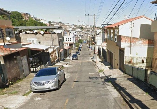 Ataque de pitbull aconteceu nesta quarta-feira (29/11) na Rua João Garcia Couri, no Bairro Eldorado, em Juiz de Fora -  (crédito: Google Street View/Reprodução)