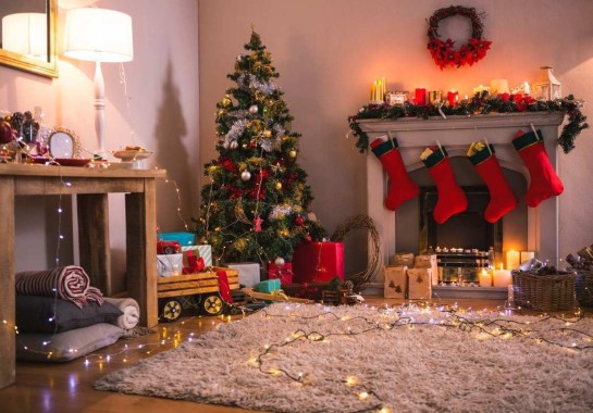 Árvore de Natal deve ser decorada com o estilo dos moradores -  (crédito: Freepik)