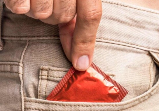 Uso correto de preservativos em todas as relações sexuais (vaginal, oral ou anal), previne a transmissão do vírus -  (crédito: Freepik)