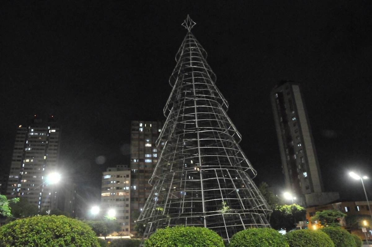 Praça Raul Soares no Centro de BH receberá árvore de Natal gigante