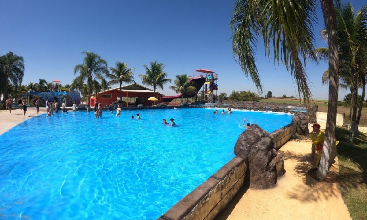 Castelo Park Aquático tem ingressos online com desconto em dezembro -  (crédito: Uai Turismo)