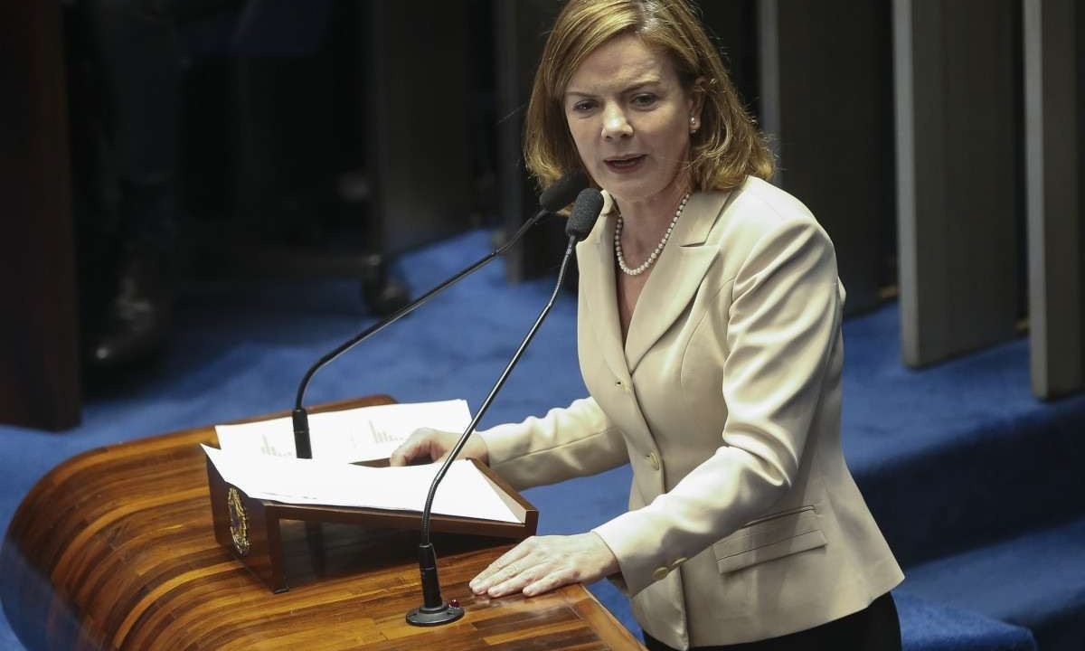 A senadora Gleisi Hoffmann durante sessão no Senado -  (crédito: Antonio Cruz/ Agência Brasil)