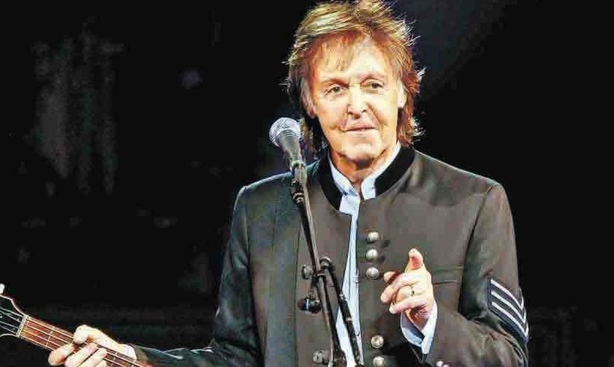 Paul McCartney volta a cantar na capital mineira no domingo e na segunda-feira -  (crédito: KAMIL KRZACZYNSKI/AFP)