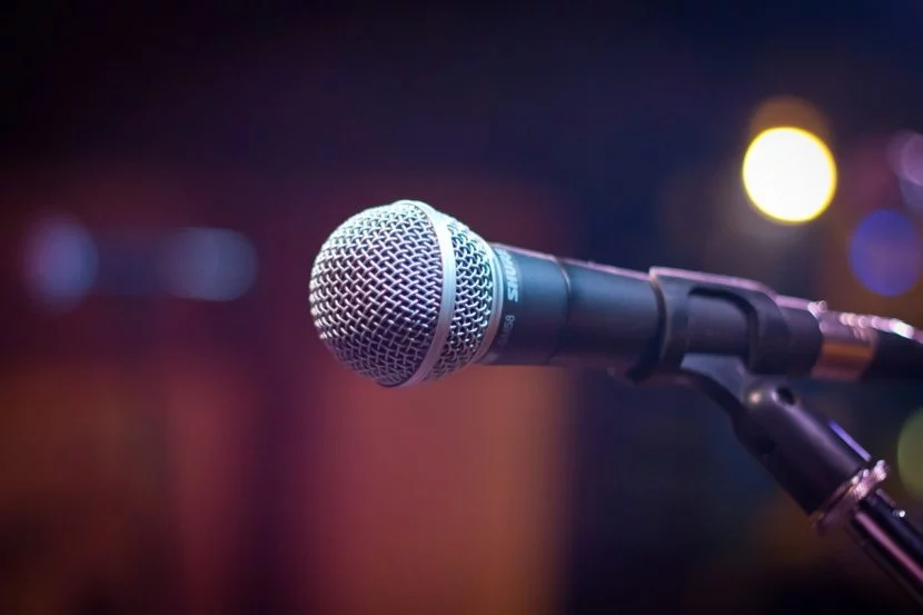 Cantores que passaram mal durante turnês - Imagem de NikolayF.com por Pixabay