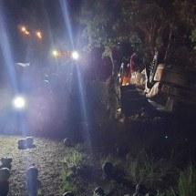 Motorista de 25 anos morre em capotamento de caminhão - CBMMG