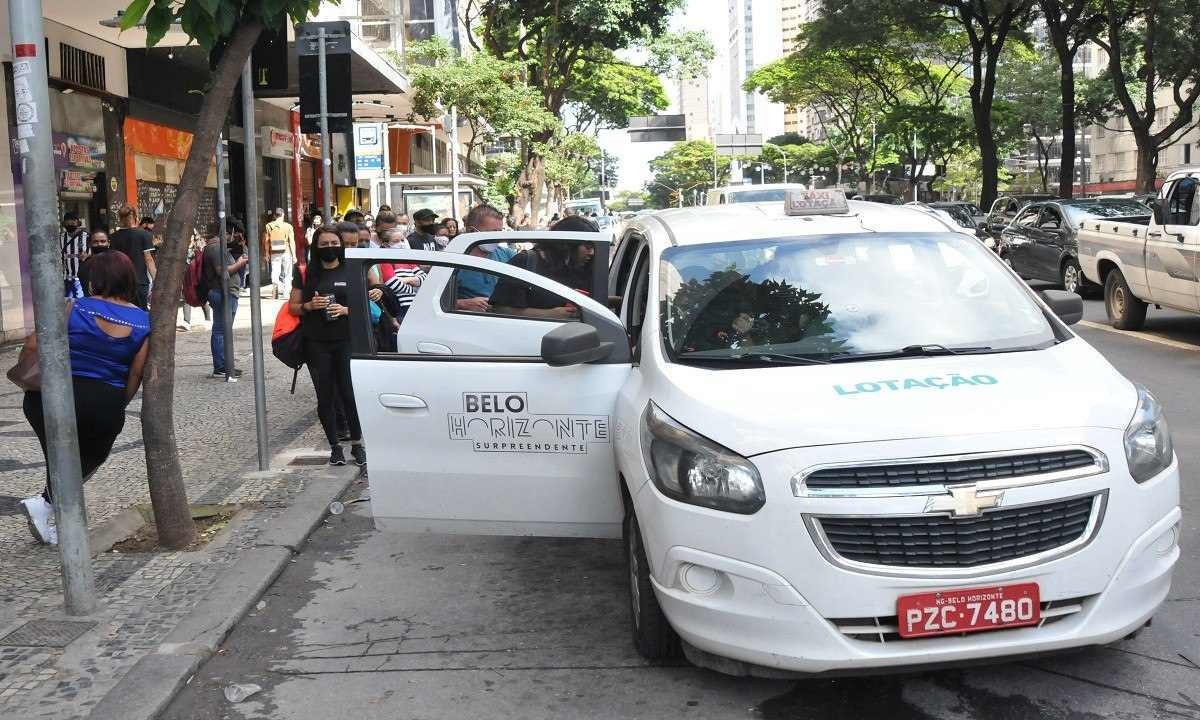 Táxis de BH poderão cobrar bandeira 2 em dezembro 