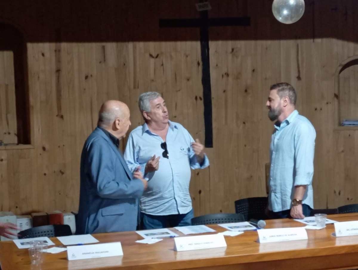 Angelo Oswaldo (prefeito de Ouro Preto), Jorge Rebelo (presidente do Vila Galé) e Leônidas Oliveira ( secretário de Turismo de MG) debateram sobre mobilidade esta semana