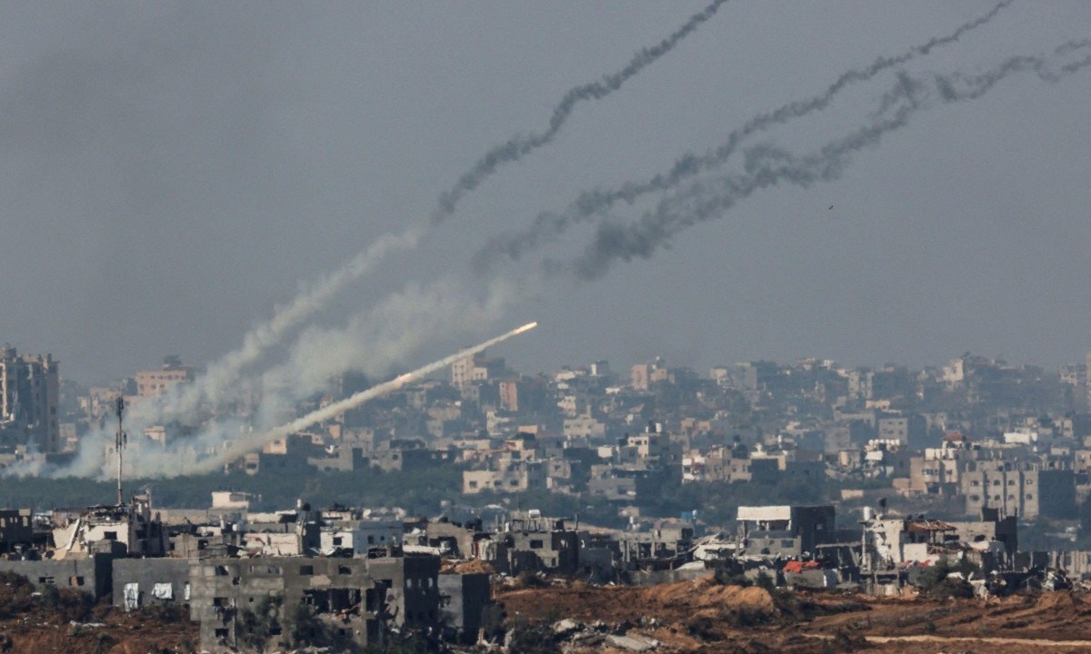 Foguetes são lançados da Faixa de Gaza contra Israel, após o término de trégua temporária -  (crédito: Reuters)