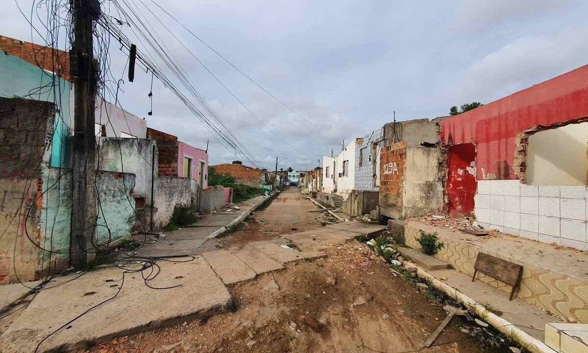 As regiões afetadas pelas minas foram tomadas por rachaduras  -  (crédito: Reprodução/Universidade Federal de Alagoas (Ufal))
