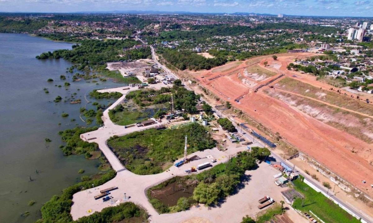 Área próxima à lagoa Mundaú convive com rachaduras, tremores de terra e afundamento do solo desde 2018 -  (crédito: Robson Barbosa / AFP)