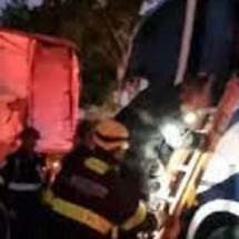 Motorista morre e 27 passageiros ficam feridos em batida de ônibus - Redes sociais